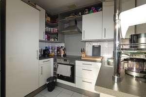 Helle Dachgeschosswohnung mit Sonnenloggia und TG-Stellplatz in Wiesbaden-Erbenheim – Die vollständige Adresse der Immobilie erhältst du vom Anbieter., 65205 Erbenheim, Wiesbaden – Vorschaubild 8
