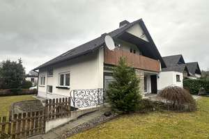 Attraktives Generationenhaus in Singen-Nordstadt, ab sofort frei. – Die vollständige Adresse der Immobilie erhältst du vom Anbieter., 78224 Singen (Hohentwiel) – Vorschaubild 1