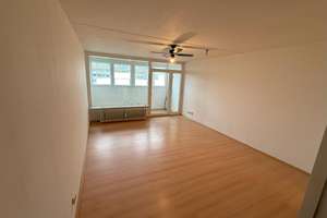 Charmantes Apartment in zentraler Lage mitten in einem Einkaufsparadies  – Die vollständige Adresse der Immobilie erhältst du vom Anbieter., 80993 Alt-Moosach, München – Vorschaubild 2