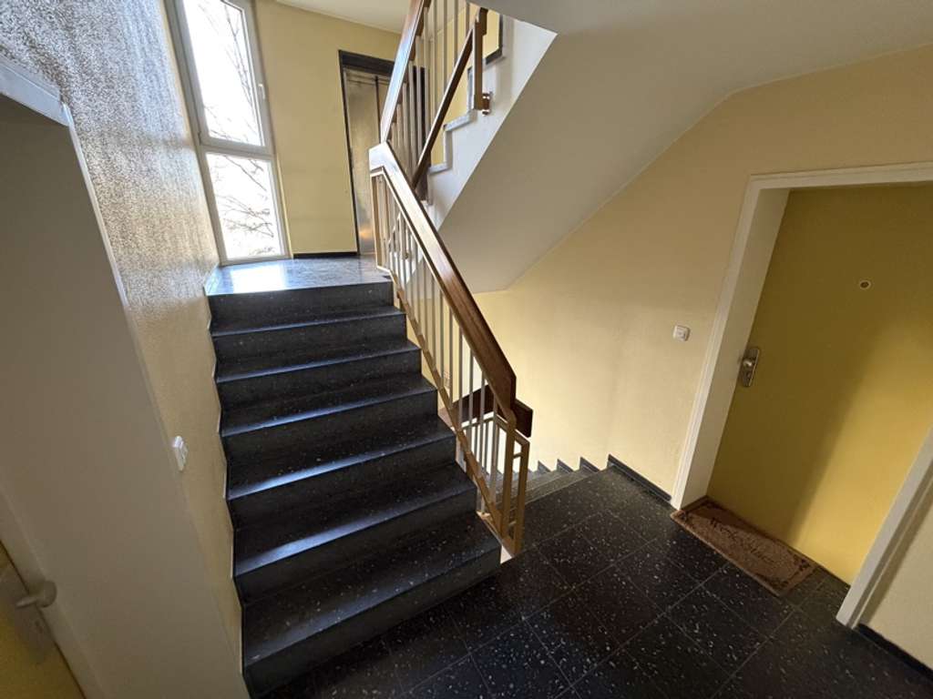 Immobilie in Haar - **Tolle 2 Zi.-Eigentumswohnung in Haar sucht Sanierungsprofi** - Bild 2