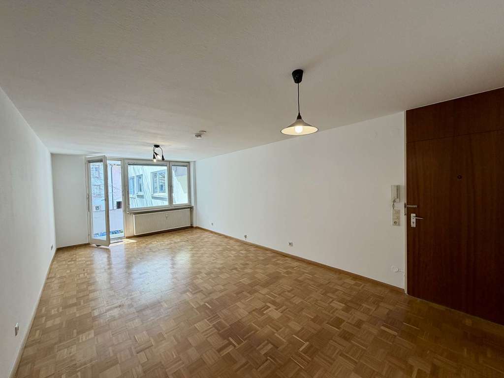 Immobilie in Freiburg im Breisgau - Kompakte 1-Zi.-Wohnung mit Balkon nahe PH Freiburg - Bild 2