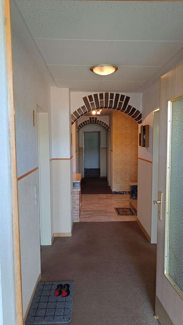 Immobilie in Retzstadt - Einfamilienhaus in ruhiger Lage, mit traumhaftem Ausblick und viel Entwicklungspotenzial - Bild 5