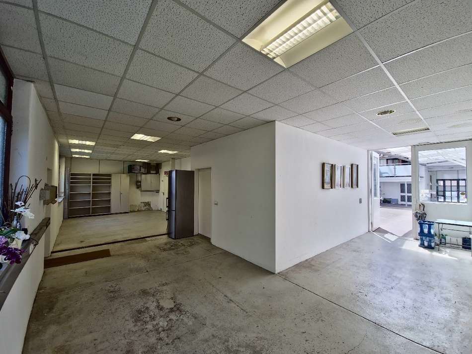Gewerbe Hinterhaus mit Zufahrt