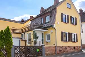 Wohnkomfort für die ganze Familie: Wohnhaus mit Anbau in Dreieich am Rande des Naturschutzgebiets – Die vollständige Adresse der Immobilie erhältst du vom Anbieter., 63303 Dreieich – Vorschaubild 1