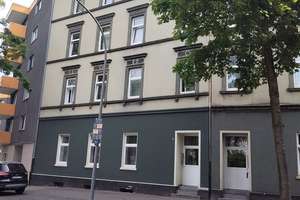 ***Großzügige DG Wohnung mit Flair***