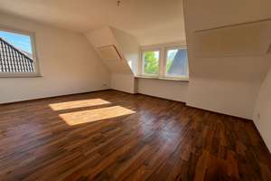 Wunderschöne 2,5-Zimmer-Dachgeschosswohnung in der Nähe der Ruhr – Wuppertaler Straße  2, 45134 Bergerhausen, Essen – Vorschaubild 2