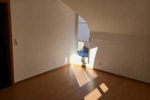 Charmantes kl. Reiheneckhaus mit Terrasse und Balkon – München – Vorschaubild 7