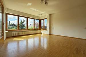 Großzügiges Zuhause. 8 Zimmer. 223 m².
Garten, Garage und 2 Stellplätze. Viel
Platz für Ihre Ideen – Die vollständige Adresse der Immobilie erhältst du vom Anbieter., 78244 Gottmadingen – Vorschaubild 5