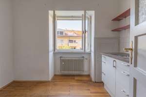 schöne 2-Zimmer-Altbau Wohnung in Schwabing Nähe Münchner Freiheit – Die vollständige Adresse der Immobilie erhältst du vom Anbieter., 80803 Münchner Freiheit, München – Vorschaubild 6