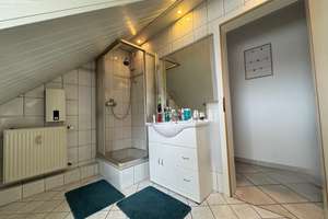 Vermietete 3-Zimmer-Dachgeschosswohnung in ruhiger Lage von Essen-Schonnebeck – Die vollständige Adresse der Immobilie erhältst du vom Anbieter., 45309 Schonnebeck, Essen – Vorschaubild 6