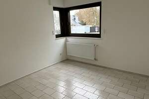 Helle 4-Zimmer-EG-Wohnung mit Terrasse & Garten am Waldrand im Norden von Darmstadt – Die vollständige Adresse der Immobilie erhältst du vom Anbieter., 64289 Darmstadt-Ost, Darmstadt – Vorschaubild 7