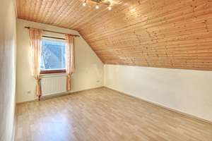 Großzügiges Raumwunder mit sieben Zimmern und Garten - freistehendes Einfamilienhaus in Altenrath – Die vollständige Adresse der Immobilie erhältst du vom Anbieter., 53842 Troisdorf – Vorschaubild 11