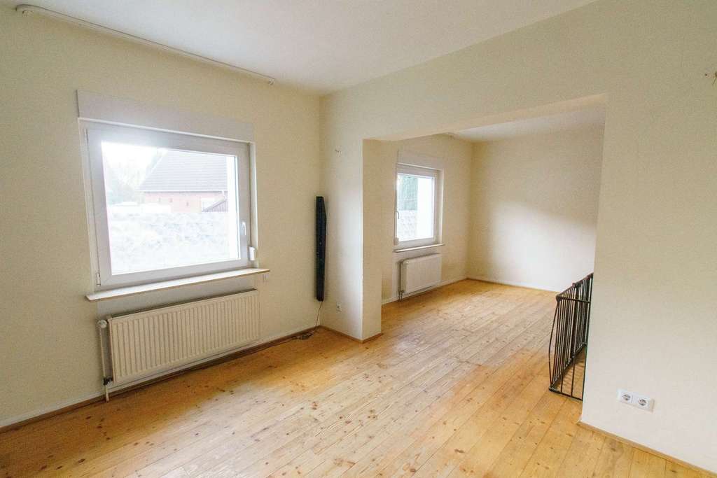 Immobilie in Tönisvorst - Charaktervolles Mehrgenerationen-Haus in St. Tönis - provisionsfrei! - Bild 1