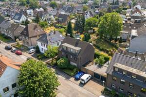 Einfamilienhaus mit Pool, Terrasse & Balkonen, inklusive 2 Garagen – optional als Zweifamilienhaus – Die vollständige Adresse der Immobilie erhältst du vom Anbieter., 46242 Fuhlenbrock, Bottrop – Vorschaubild 2