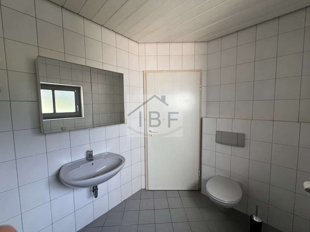 Immobilie in Freudenberg - Gepflegtes Wohn- und Geschäftshaus in Freudenberg-Lindenberg - Bild 2