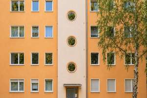 Gelegenheit! 1,5-Zimmer-Wohnung mit Südbalkon, EBK in Berlin-Steglitz – Die vollständige Adresse der Immobilie erhältst du vom Anbieter., 12169 Steglitz, Berlin – Vorschaubild 1