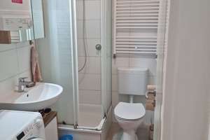 Schwabing, helle renovierte 58 m² Wohnung, 2 Balkone, provisionsfrei, Nähe Olympiapark/Luitpoldpark – Schleißheimer Straße 224, 80797 Am Luitpoldpark, München – Vorschaubild 3