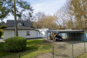 Bezugsfrei! Gepflegter Bungalow mit eigenem Innenhof und Nebengelassen in Potsdam
