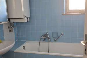 Erlangen-Burgberg - DHH mit 3 Wohnungen - renovierungsbedürftig - mit exkl. Baugrundstück – Die vollständige Adresse der Immobilie erhältst du vom Anbieter., 91054 Burgberg, Erlangen – Vorschaubild 9