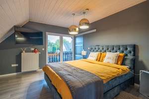 Charmantes Zweifamilienhaus mit Schwimmteich und Gartenidylle – Hedwigstraße 39, 33098 Kernstadt, Paderborn – Vorschaubild 7