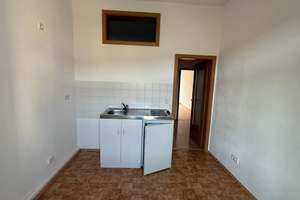 Whg. im 2.OG ! Küche mit Balkonzugang / Laminat / Bad mit Wanne  u.v.m. – Fürstenstraße 62, 9130 Sonnenberg, Chemnitz – Vorschaubild 9