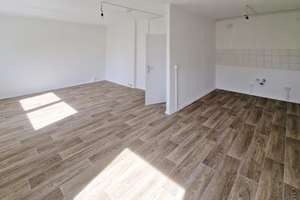 Gemütliches Zuhause für Paare und kleine Familien - frisch renoviert ! – Albert-Einstein-Straße 28, 6122 Nördliche Neustadt, Halle (Saale) – Vorschaubild 1
