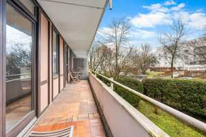Mit Tiefgaragenstellplatz: Gut geschnittene 2-Zimmer-Wohnung – München – Vorschaubild 2