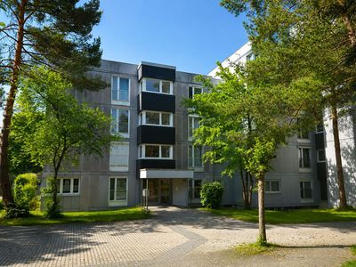 Helle 3-Zimmer-Wohnung mit Süd-Balkon und idyllischem Blick ins Grüne in Putzbrunn