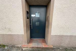 Frisch renovierte 2-Zimmer-Wohnung im 3. OG mit Weitblick ins Grüne – zentral & sofort bezugsfrei – Die vollständige Adresse der Immobilie erhältst du vom Anbieter., 42859 Zentralpunkt, Remscheid – Vorschaubild 2