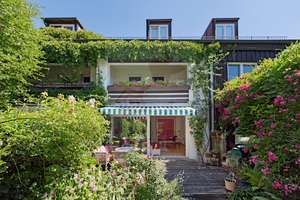 IMMOBILIEN SCHNEIDER - Familientraum mit viel Platz - wunderschöne und großzügige Doppelhaushälfte – Die vollständige Adresse der Immobilie erhältst du vom Anbieter., 81825 Gartenstadt Trudering, München – Vorschaubild 2