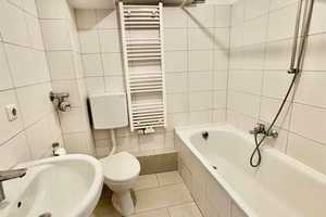 Gepflegte 4 - Zimmerwohnung mit 2 x Balkon in der Mitte Wiesbadens! – Bülowstrasse 7, 65195 Wiesbaden – Vorschaubild 13