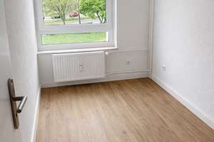 Renovierte 5-Zimmer-Wohnung | 82 m² | 2 Balkone | Stellplatz | Keine Erbpacht| Wolfsburg – Weimarer Str. 1, 38444 Westhagen, Wolfsburg – Vorschaubild 8