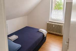 Küstennähe trifft Gemütlichkeit: 2-ZKB-Dachgeschosswohnung in Hage – An der Fnuggenburg 3b, 26524 Hage – Vorschaubild 4