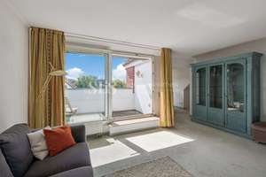 Helle Dachgeschosswohnung mit Loggia und viel zusätzlicher wohnlicher Nutzfläche im Dachgeschoss – Die vollständige Adresse der Immobilie erhältst du vom Anbieter., 40470 Rath, Düsseldorf – Vorschaubild 2