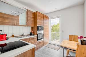 ⭐⭐⭐ Helle, geräumige und moderne 3-Zimmer-Wohnung mit freiem Blick neben der Feuerbachstraße. – Körnerstrasse 38, 12157 Steglitz, Berlin – Vorschaubild 3