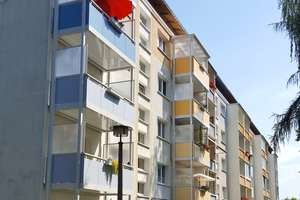 Direkt einziehen! bezugsfertige 4-R.-WE m. Balkon in Zittau! – Südstraße 43 e, 2763 Zittau – Vorschaubild 1