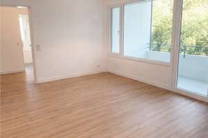 Idyllisches Wohnen: 5-Zimmer-Wohnung in Düsseldorf-Ludenberg mit Balkon und Einbauküche