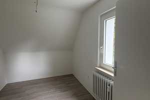 Klein, aber fein: sanierte 2,5-Raum Dachgeschosswohnung erwartet Sie! – Am U-Bogen 13, 45327 Essen – Vorschaubild 6