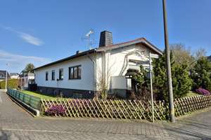 Gepflegter Bungalow in bester Lage von Merten... – Silcherstraße 22, 53332 Bornheim – Vorschaubild 1