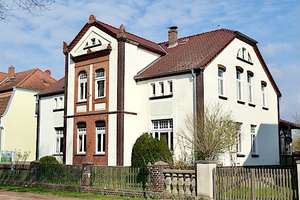 Denkmalgeschützte Villa mit Wasserzugang in Dömitz – Die vollständige Adresse der Immobilie erhältst du vom Anbieter., 19303 Dömitz – Vorschaubild 1