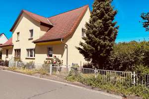 Wohnen in Seenähe: Familienidylle mit Charme und Potenzial – Die vollständige Adresse der Immobilie erhältst du vom Anbieter., 4575 Neukieritzsch – Vorschaubild 2