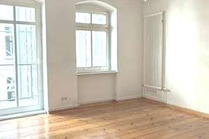 Gut geschnittene  1 Zimmer Apartment mit großem Balkon im Samariterkiez.