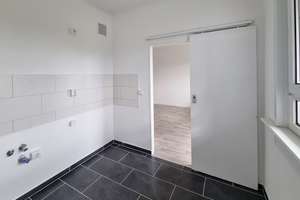 Wenig Treppensteigen nötig! 3-Zimmer-Wohnung im 1. OG! Wir renovieren! – Robinienstraße 20, 1169 Gorbitz-Süd, Dresden – Vorschaubild 3