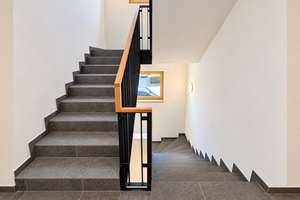 Exklusive Neubauwohnung am Cospudener See: Stilvolles 2-Zimmer-Domizil mit Balkon, Parkett und Ti... – 4416 Markkleeberg – Vorschaubild 8