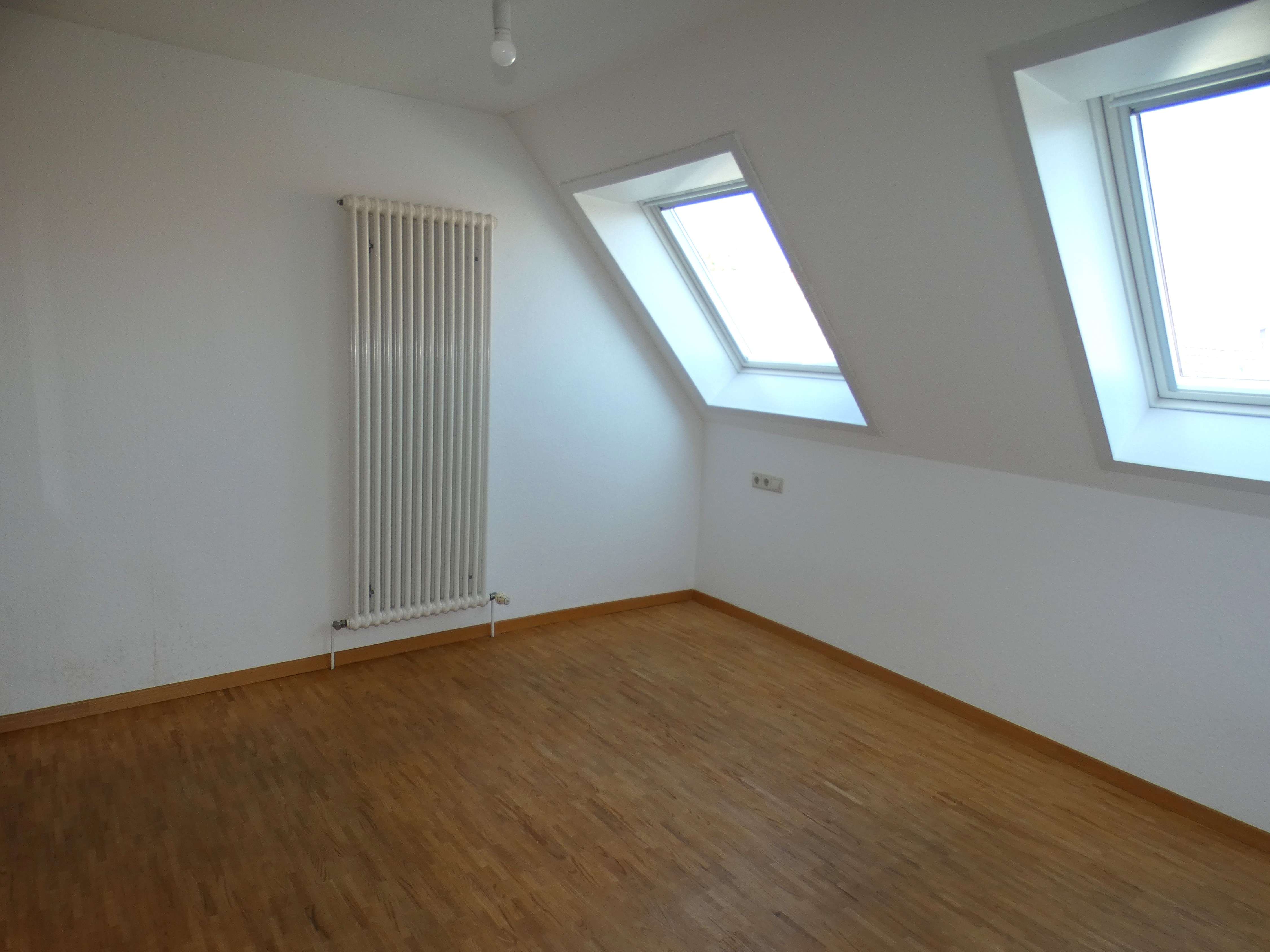 Immobilie in Langenau - ZENTRAL & RUHIG: 3-Zimmer-Maisonettewohnung mit Südbalkon und TG-Stellplatz in Langenau zu verkaufen - Bild 3