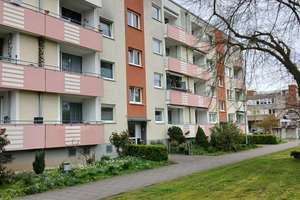 3 Zimmer Wohnung im 3. OG mit Balkon in Köln-Heimersdorf, provisionsfrei – Palmenweg 9, 50767 Heimersdorf, Köln – Vorschaubild 4