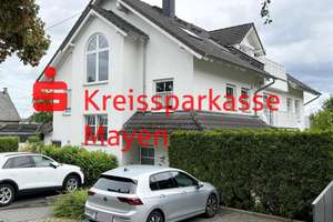 Charmante 3 ZKB-Wohnung m. 2 Balkonen u. Stellplatz in ruhiger Wohnlage