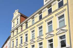 Stilvolle Dachgeschosswohnung im Jugenstilhaus in Hannover-List !!!
