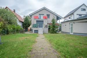 **Freistehendes, kernsaniertes Zweifamilienhaus in ruhiger Wohnlage** – Die vollständige Adresse der Immobilie erhältst du vom Anbieter., 76187 Knielingen, Karlsruhe – Vorschaubild 2