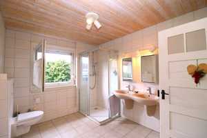 Charmantes Reihenendhaus in Reutlingen mit Garten & Garage in Toplage – Reutlingen (Kreis) – Vorschaubild 3